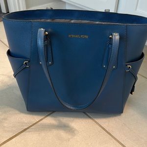 Michael Kors Voyager Small pebbled leather tote bag